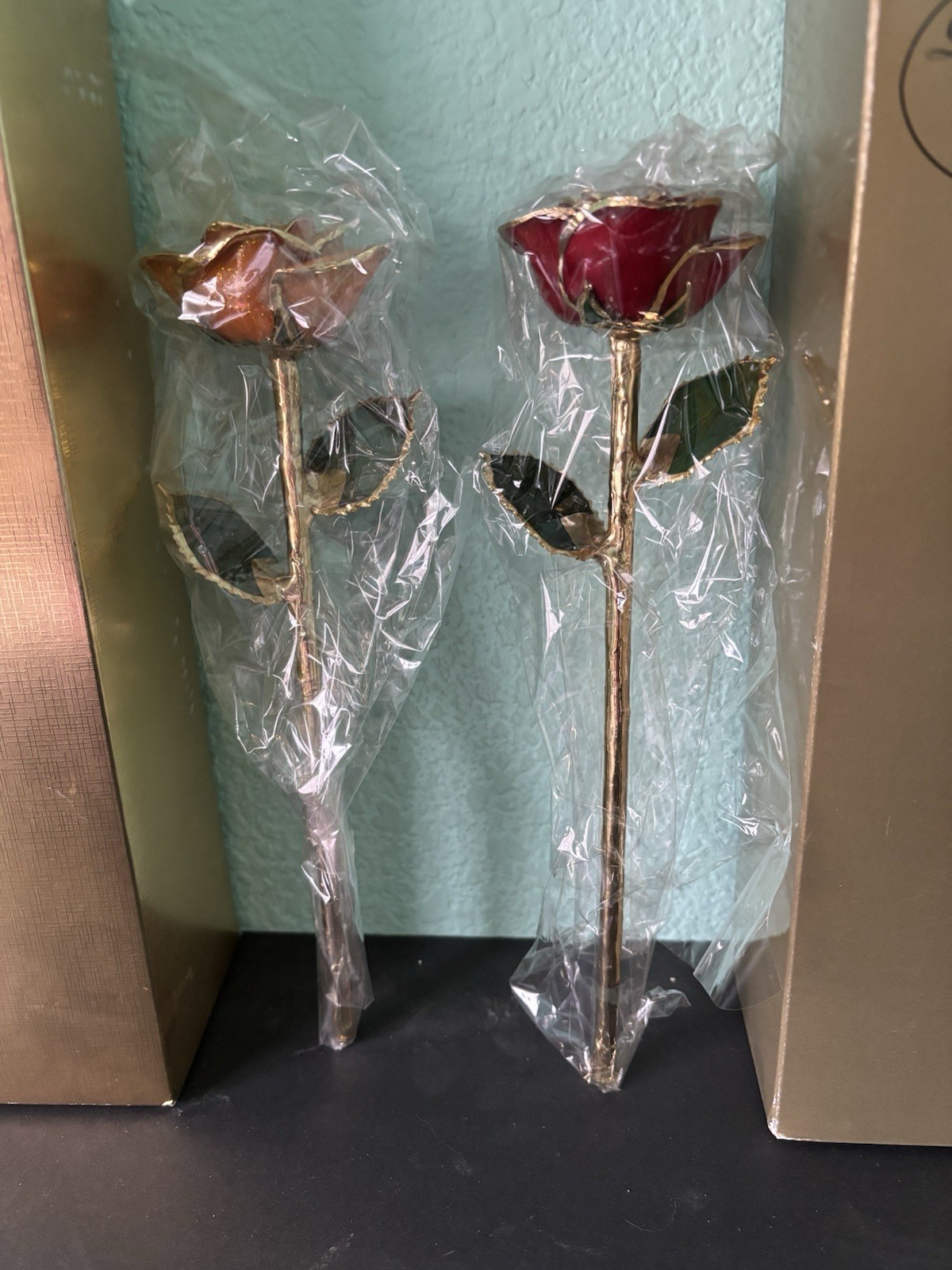 2 Steven Singer Jeweler Real Rose Dipped in 24 Kt Gold Red 12″ & Peach Rose 12”