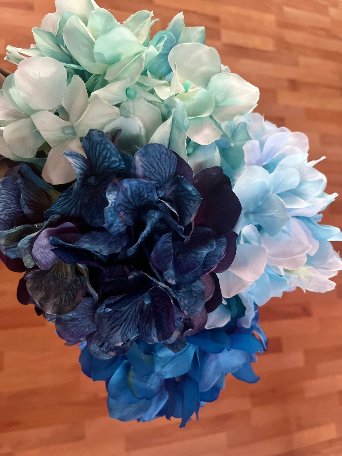 (18) 27″ Faux Long Stemmed Hydrangeas, Mixed Shades of Blue