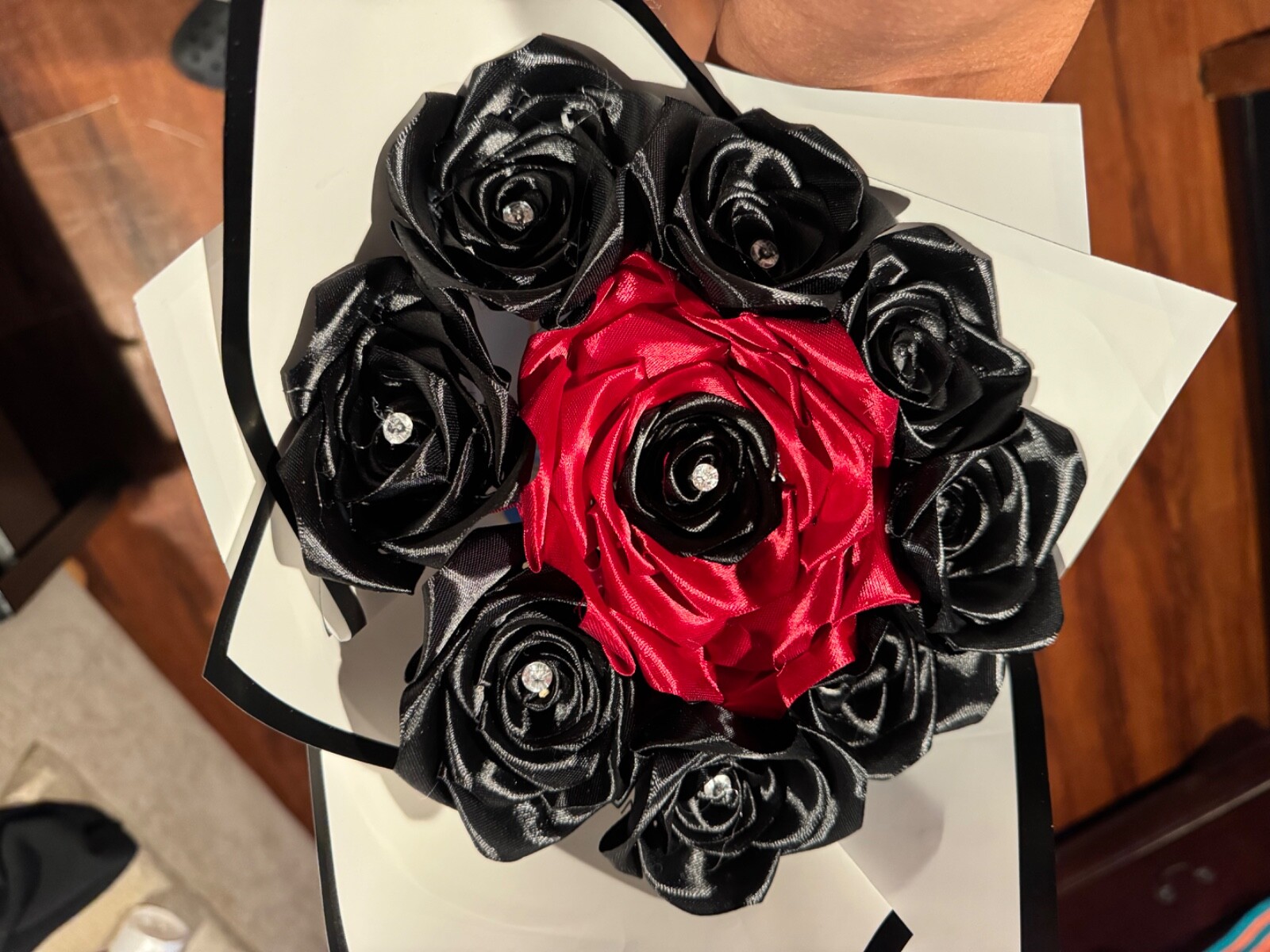 12 Flores Artificiales Rosas De Seda Ramo De Novia Nupcial Falso, Rojo Oscuro