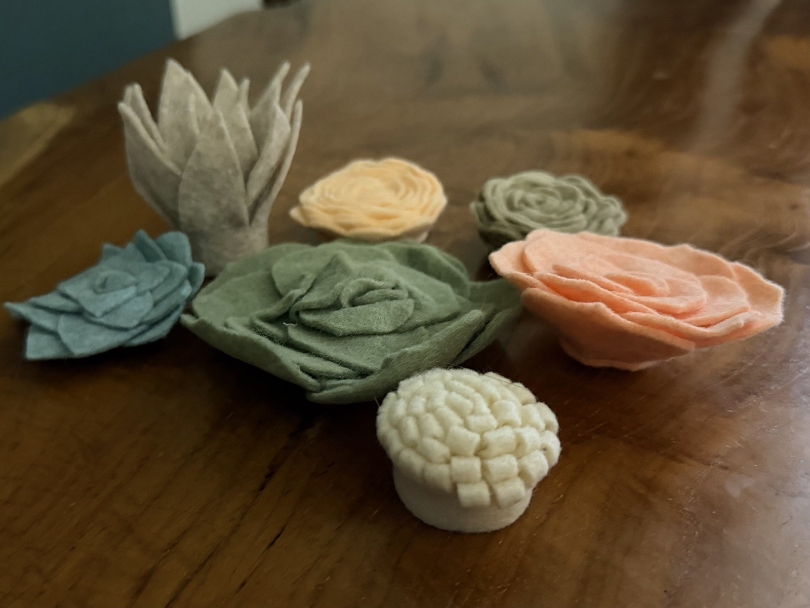 Handmade Felt Succulent Set (7) – Faux Succulent Decor – Nursery DIY Flowers