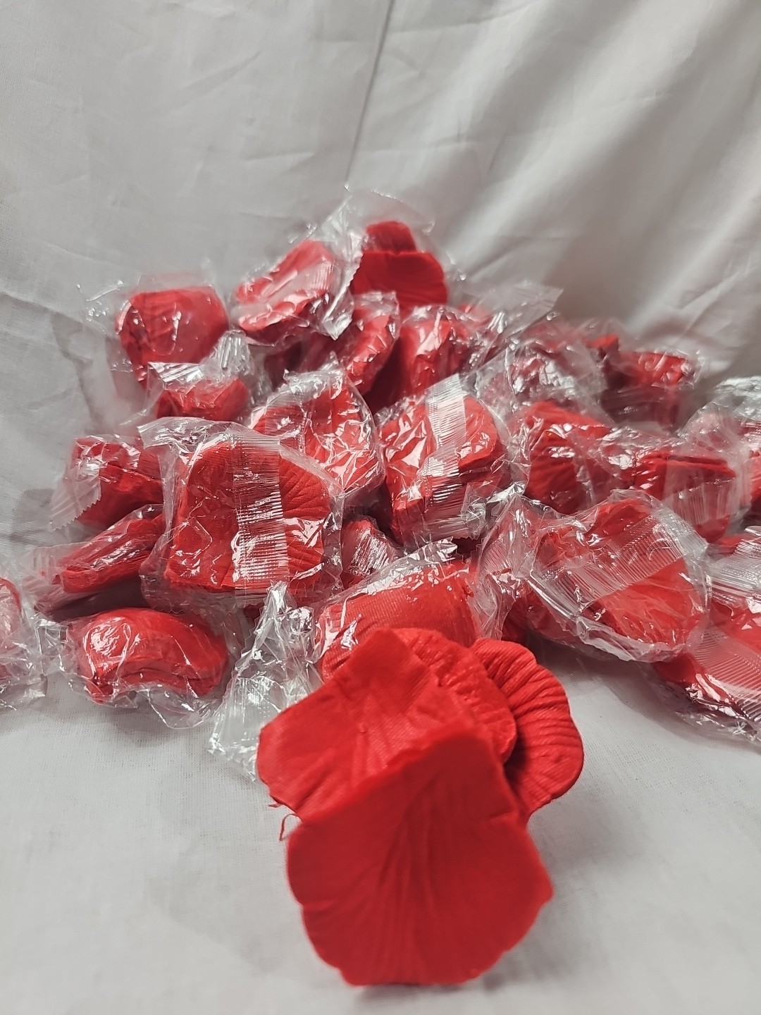Large Bag Of Artificial Rose Petals for Romantic Night, Weddings… Flower Girl
