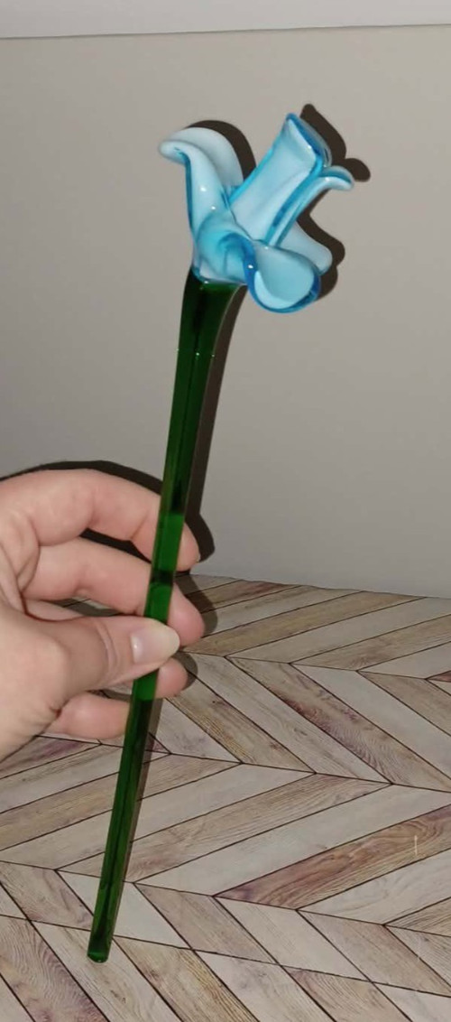 12 Inch Murano Style Blown Glass Flower Excellent Condition Light Blue Art Glass