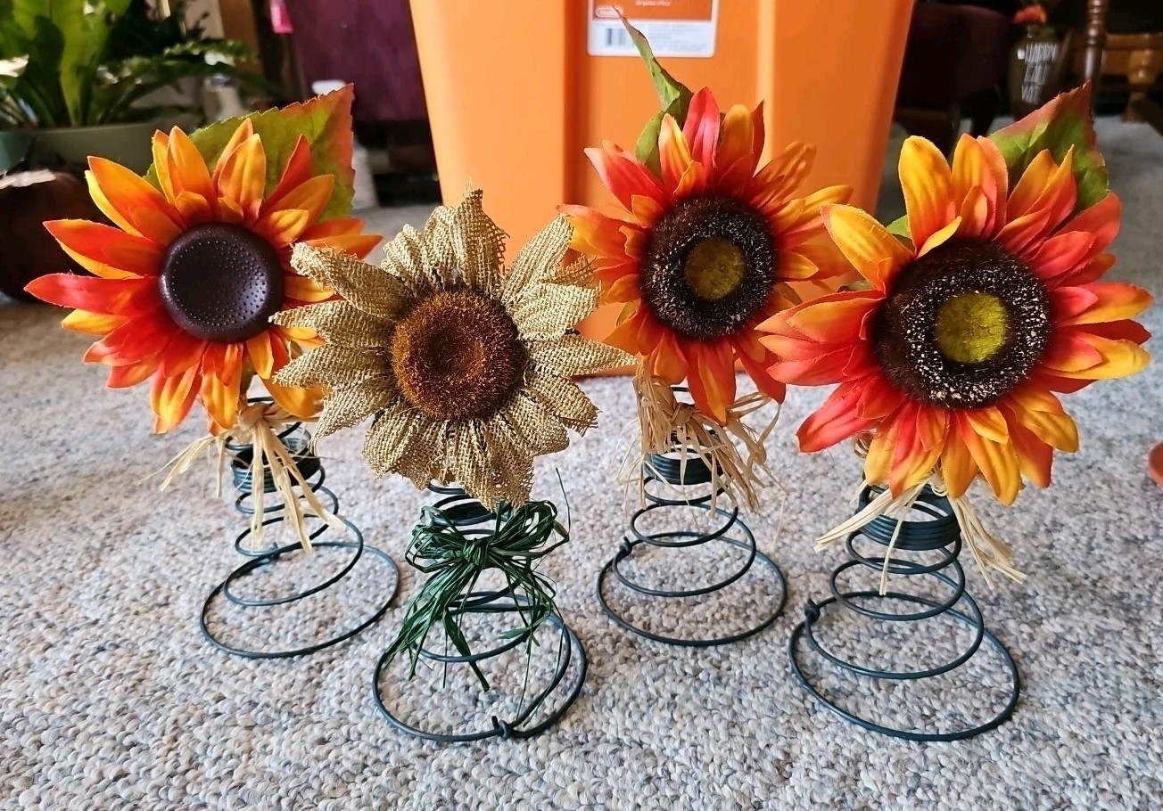 Silk Sunflowers On Green Metal Springs Free Stand 10″ Tall Set Of 4 Fall Decor