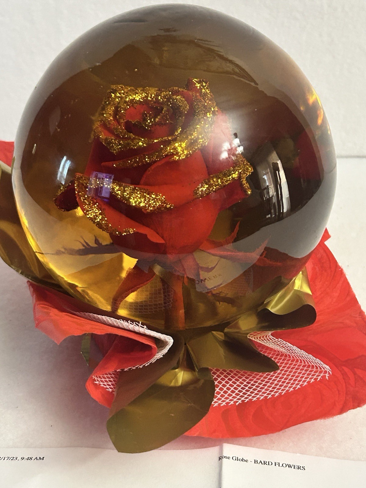 Vtg Forever Red ROSE with GOLD In Glass Ball Water Dome Globe Large Rose