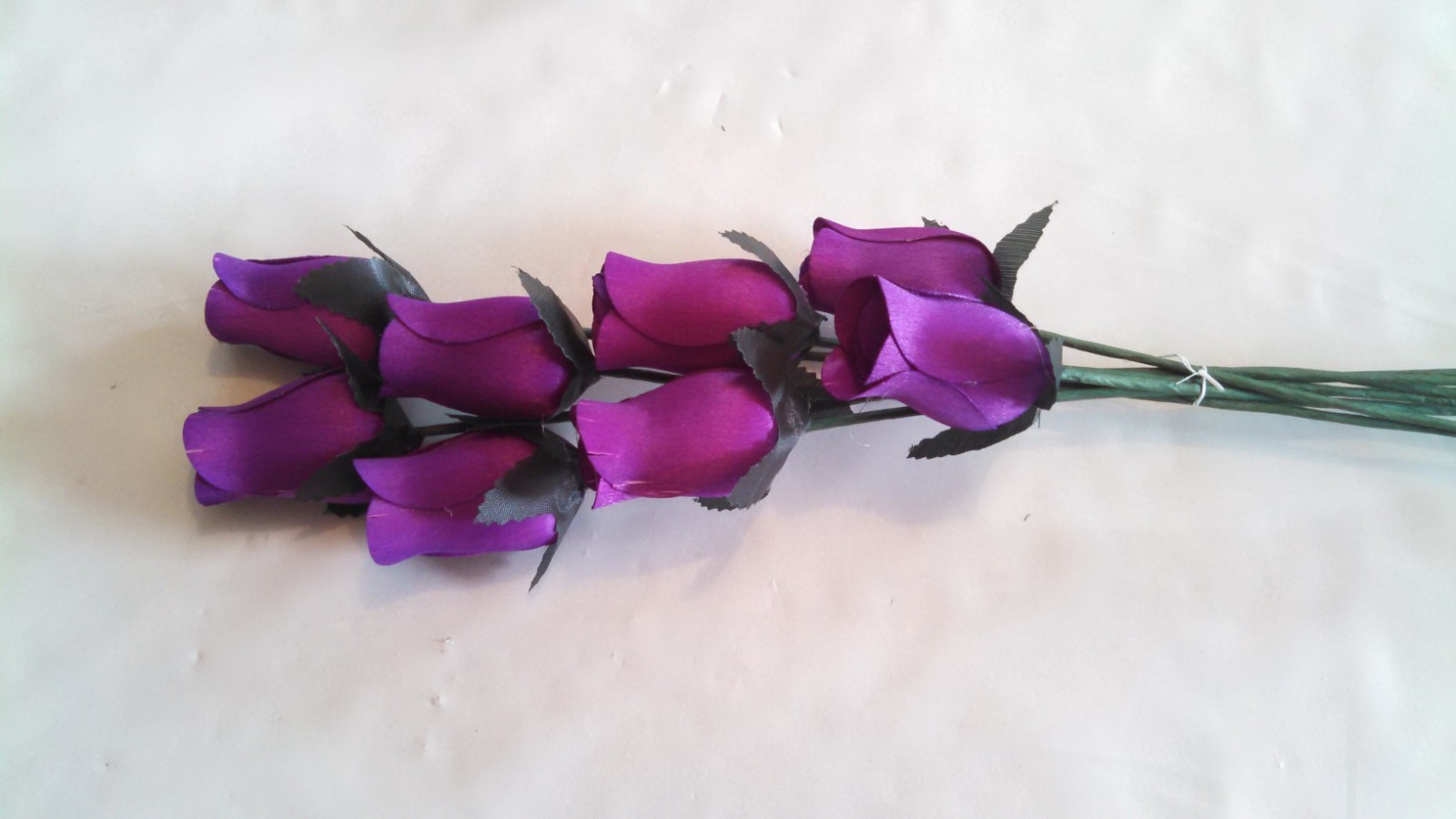 Small Bud Wood Roses – (Various Purple Colors)