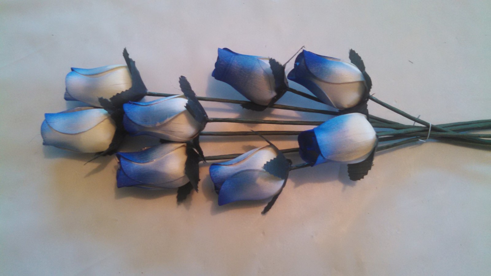Small Bud Wood Roses – (Various Blue Colors)