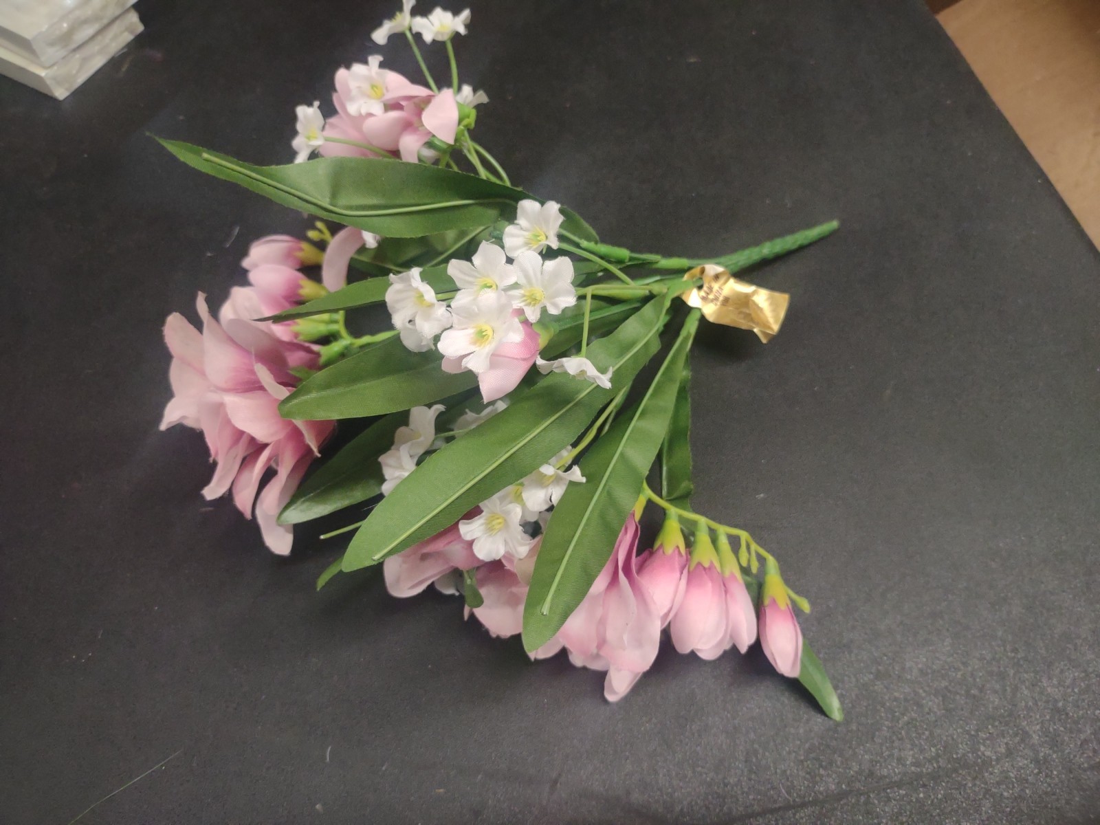 Vintage 10″ Silk Freesia Bush, Mauve Pink, 5 Stems, Baby’s Breath & Foliage