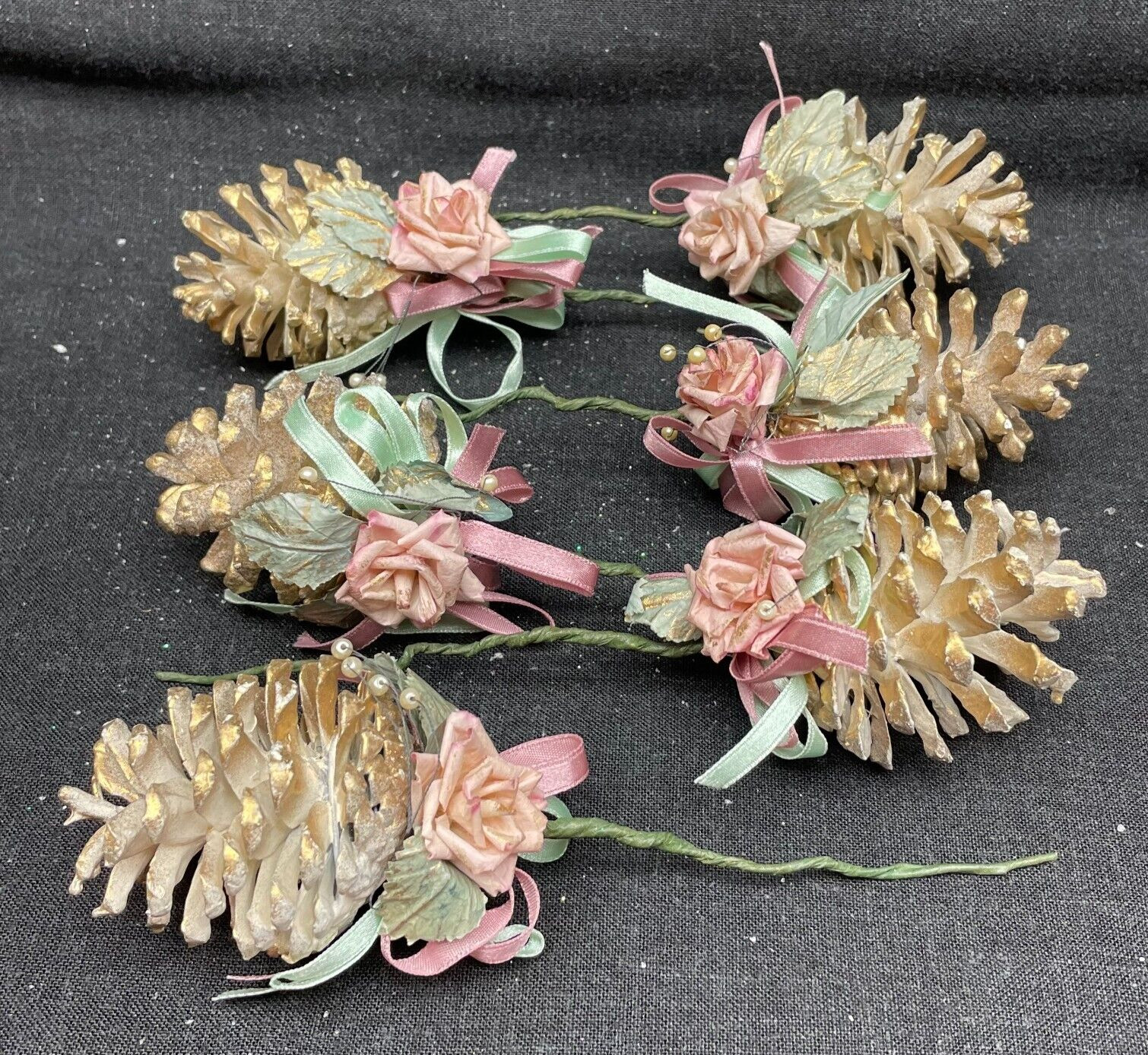EUC S/6 Gold & White Pine Cones w/Pink Silk Roses, Pink/Green Ribbon, 7 1/2″ L