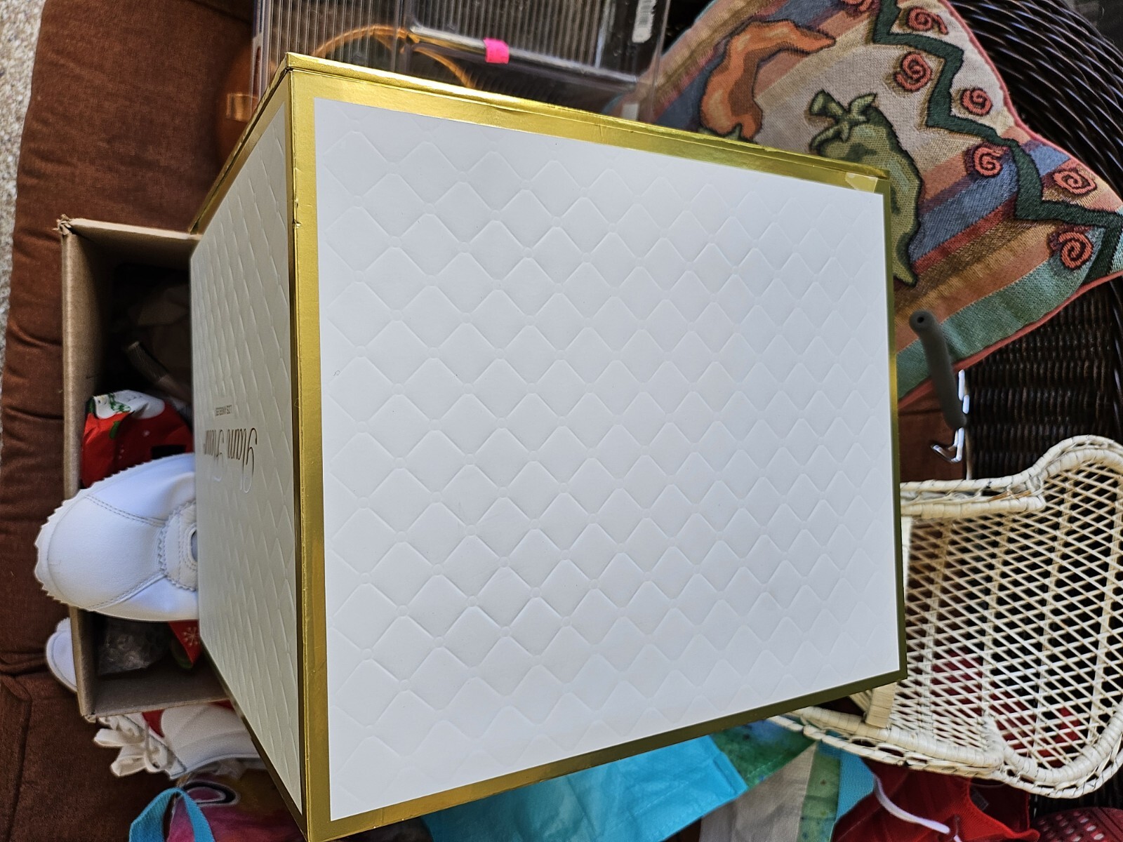Glam Fleur L.A. For Preserved Roses EMPTY 11″ X 10″ X 9″ White Gold Square Box