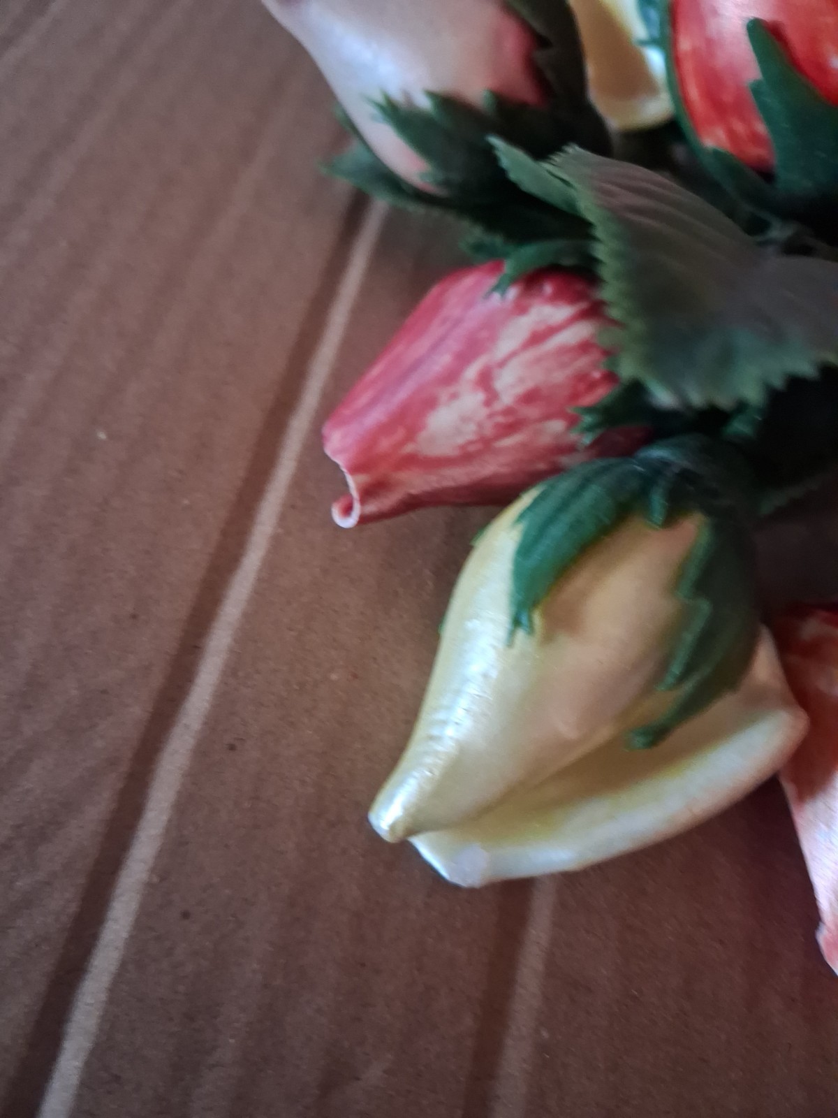 Handmade Hand Pained Stem Sea Shell Rose Buds Flowers Set of 7 Home Decor