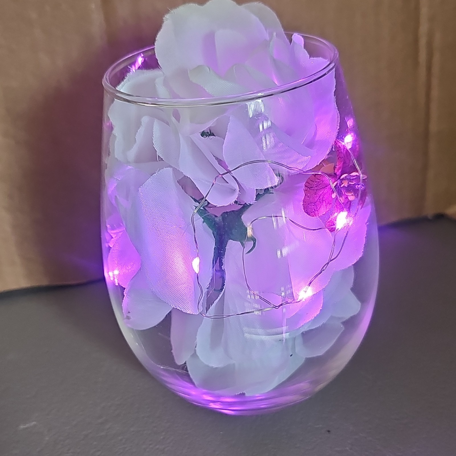 Artificial White Rose Flower Arrangement Centerpiece, Glass Vase, Pink LED