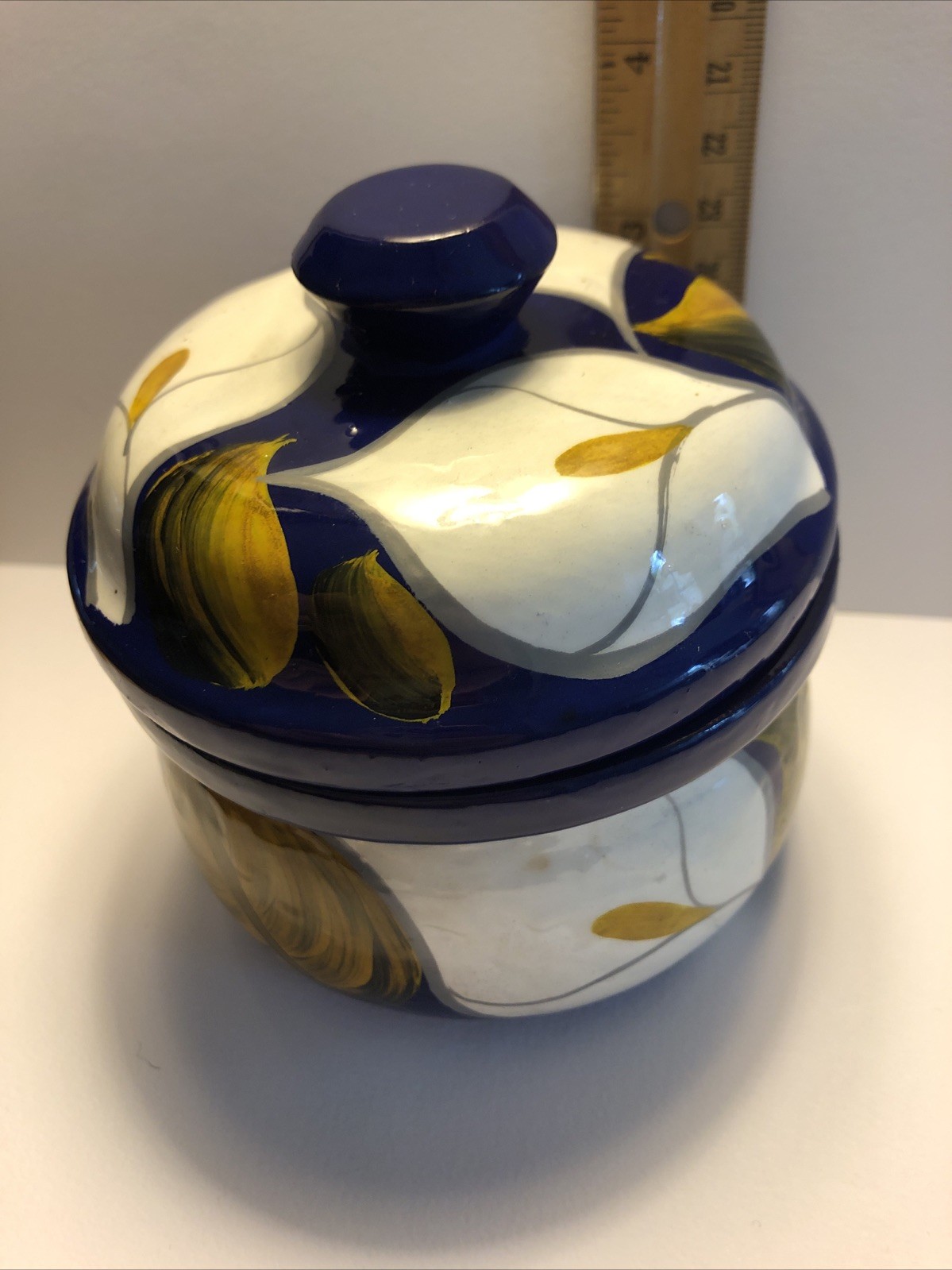 Wooden Container Trinket Holder w Lid Calla Lily Flower Painted Shellac Glossy