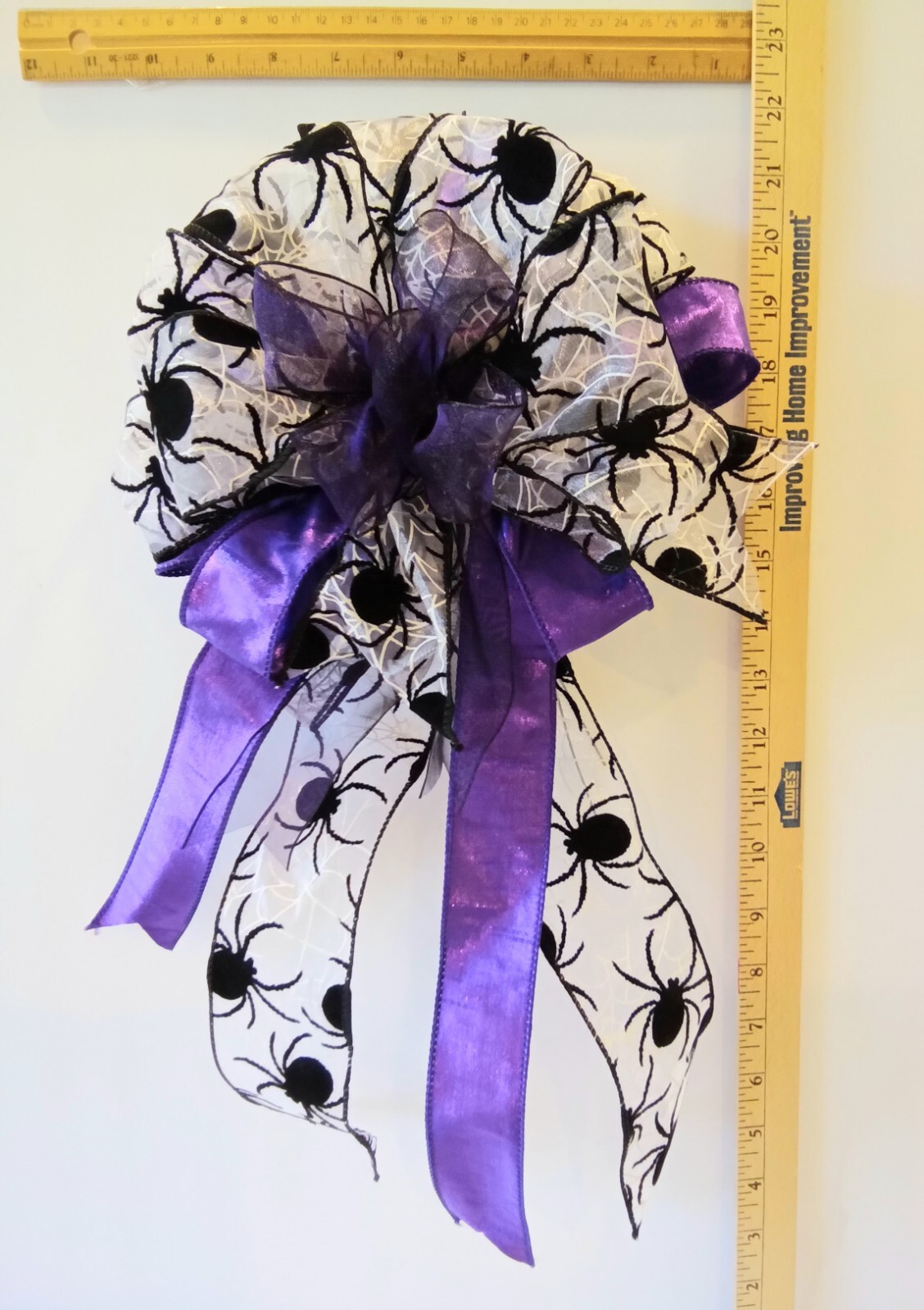 FALL HALLOWEEN BOW BLACK PURPLE WHITE spiders hand tied approx. 10 x 19 ” decor
