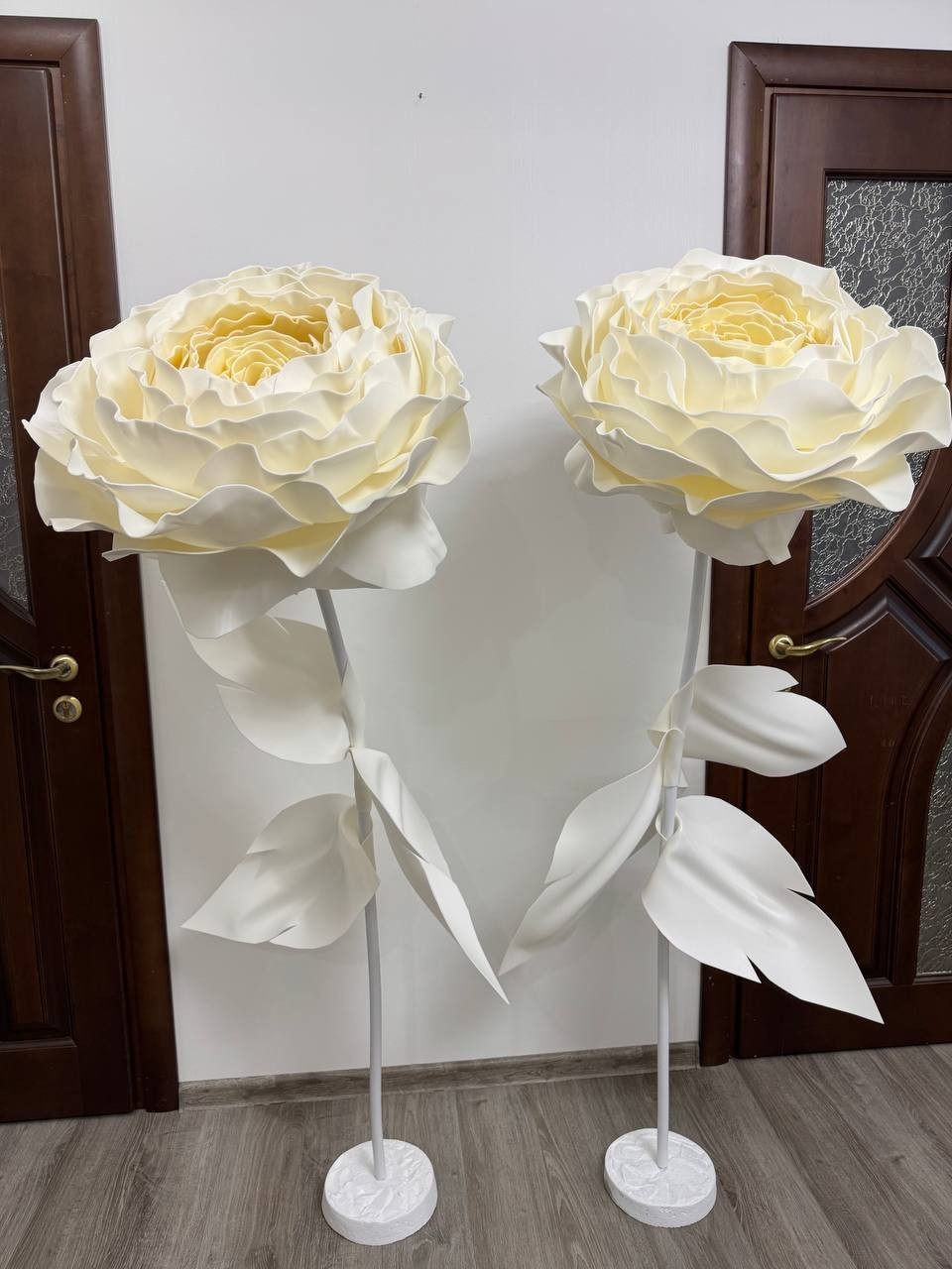 Large Decorative Flowers Foamiran Flowers Window Display Decor / Große Dekoblume