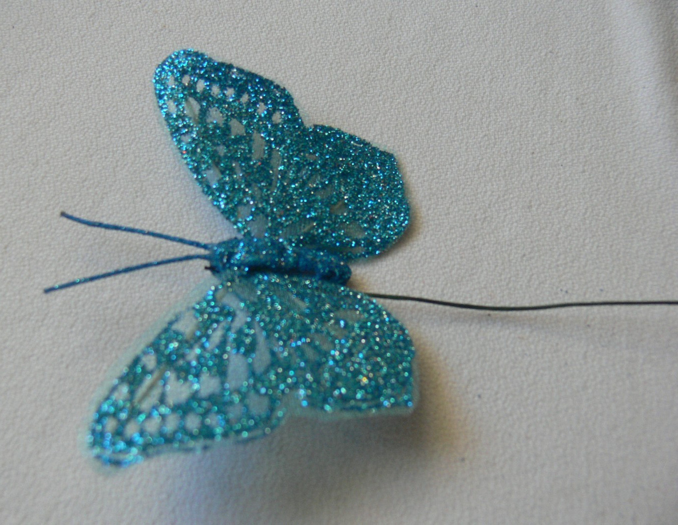 BUTTERFLY Pk 12 Piece CAPRI BLUE – 40x65mm – Antennae’s + Stem 12cm long – KSCRT