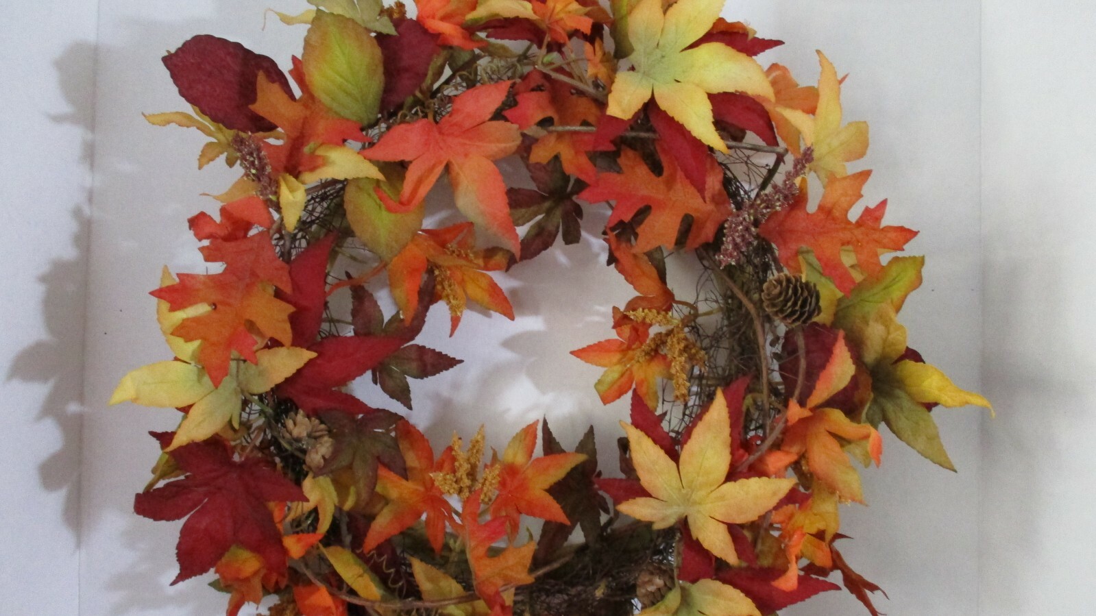 AUTUMN / FALL LEAVES & PINECONES & FLOWERS WREATH~10″ ring diameter~NWT
