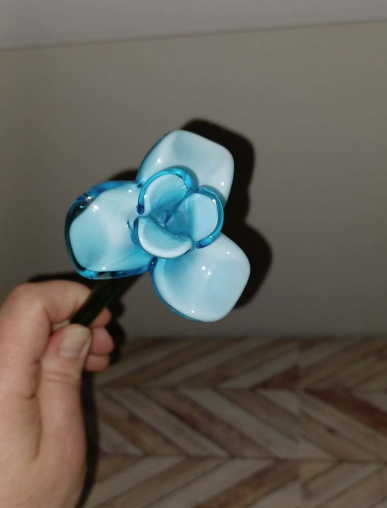 12 Inch Murano Style Blown Glass Flower Excellent Condition Light Blue Art Glass
