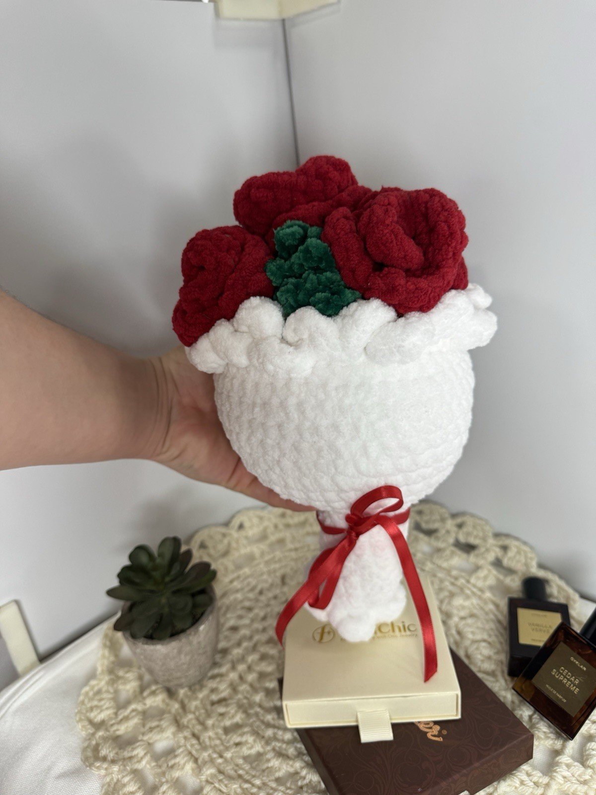 Artificial Plush Red Rose Flower Bouquet Arrangement w/ Ribbon, 7in, Green/White