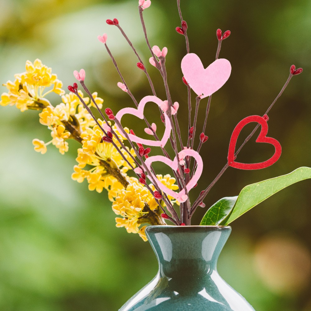 10Pcs Romantic Heart Shaped Artificial Berry Stem Picks for Valentine Decor