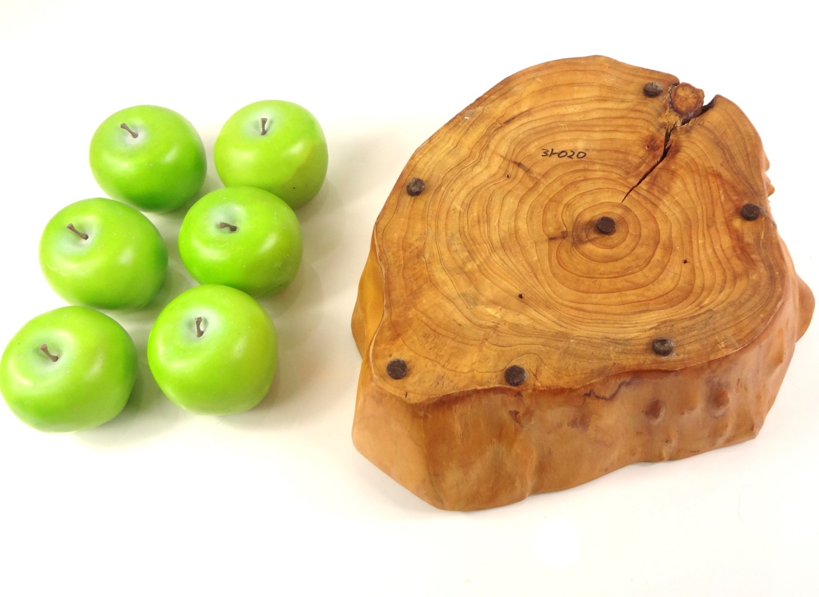 Acacia Wood Bowl with 6 Greens (fake realistic) Apple