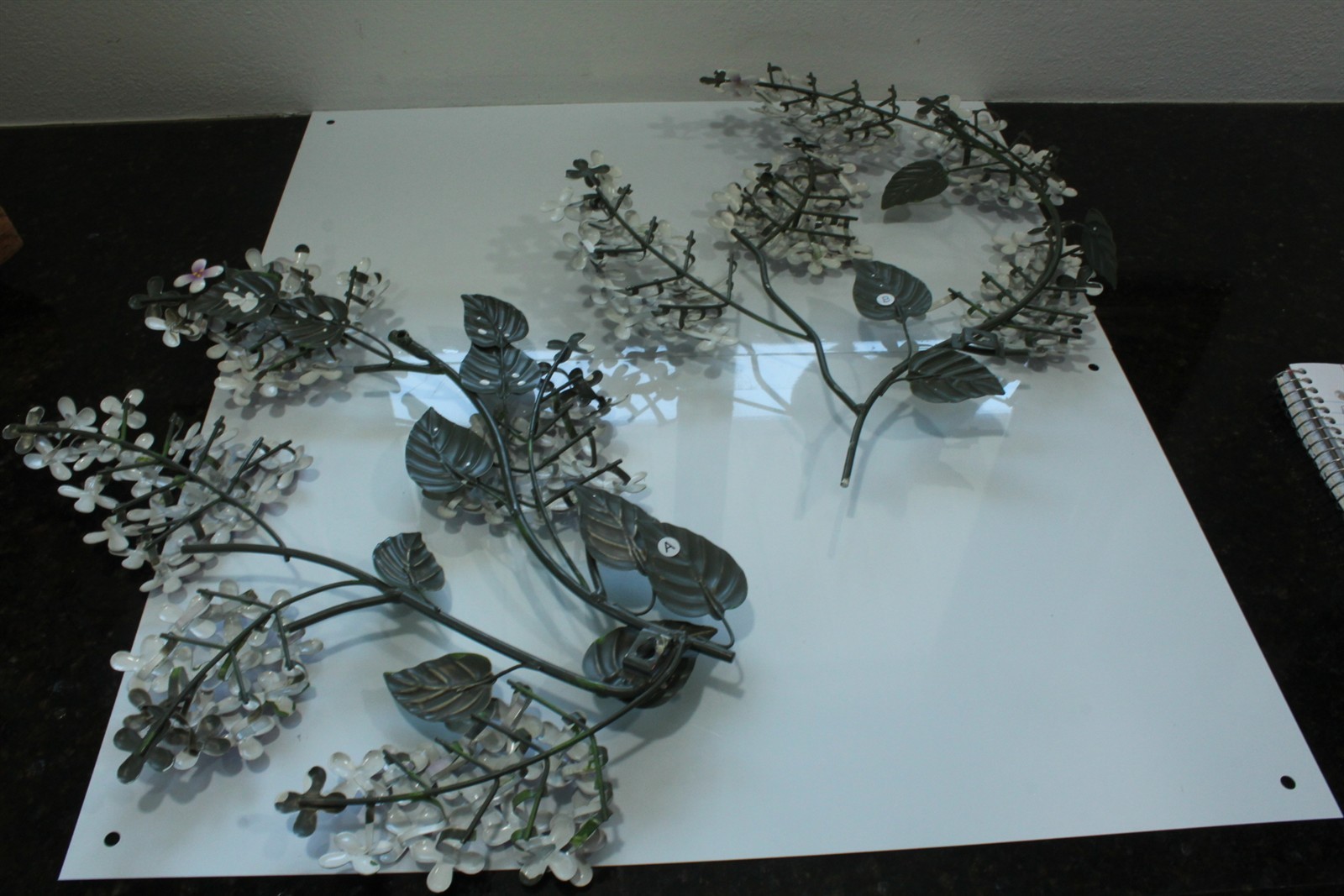 Vintage Floral Wall Decorations Metal Green Leaves With Purple Flowers 2 Pieces