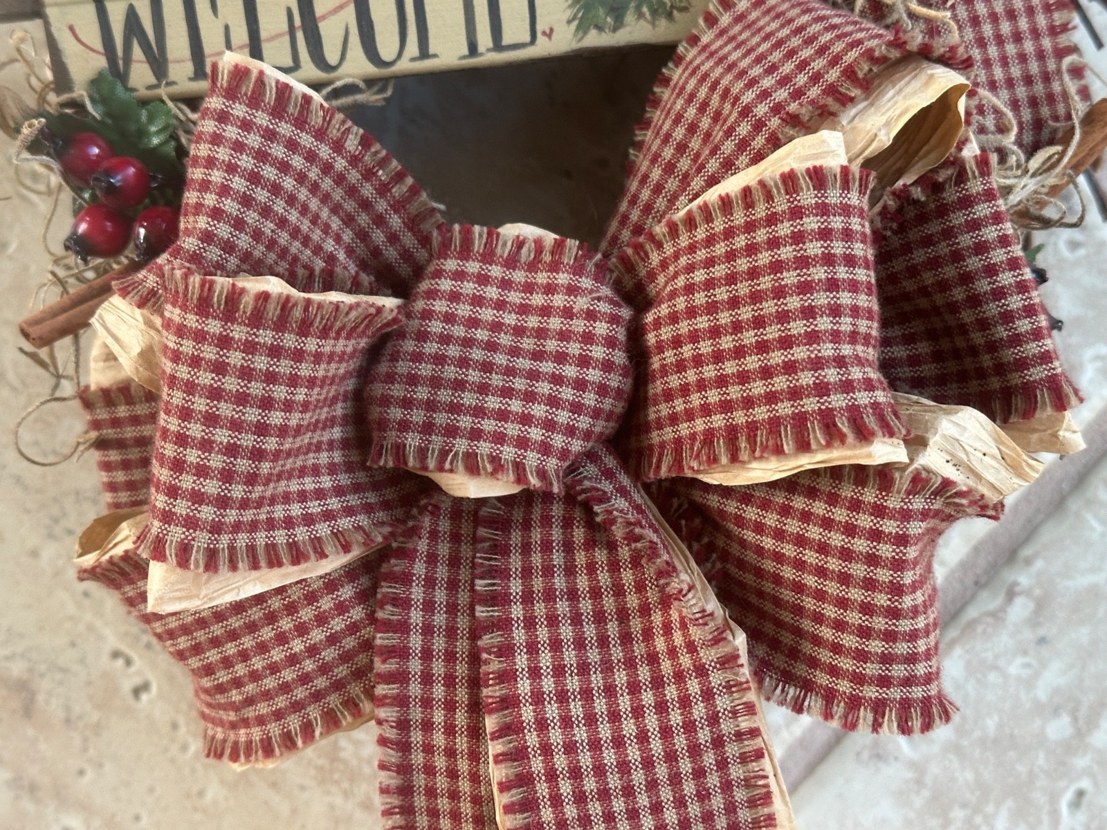 CUSTOM PETITE WELCOME WREATH W/HOMESPUN BOW AND BERRY ACCENTS:NWOT