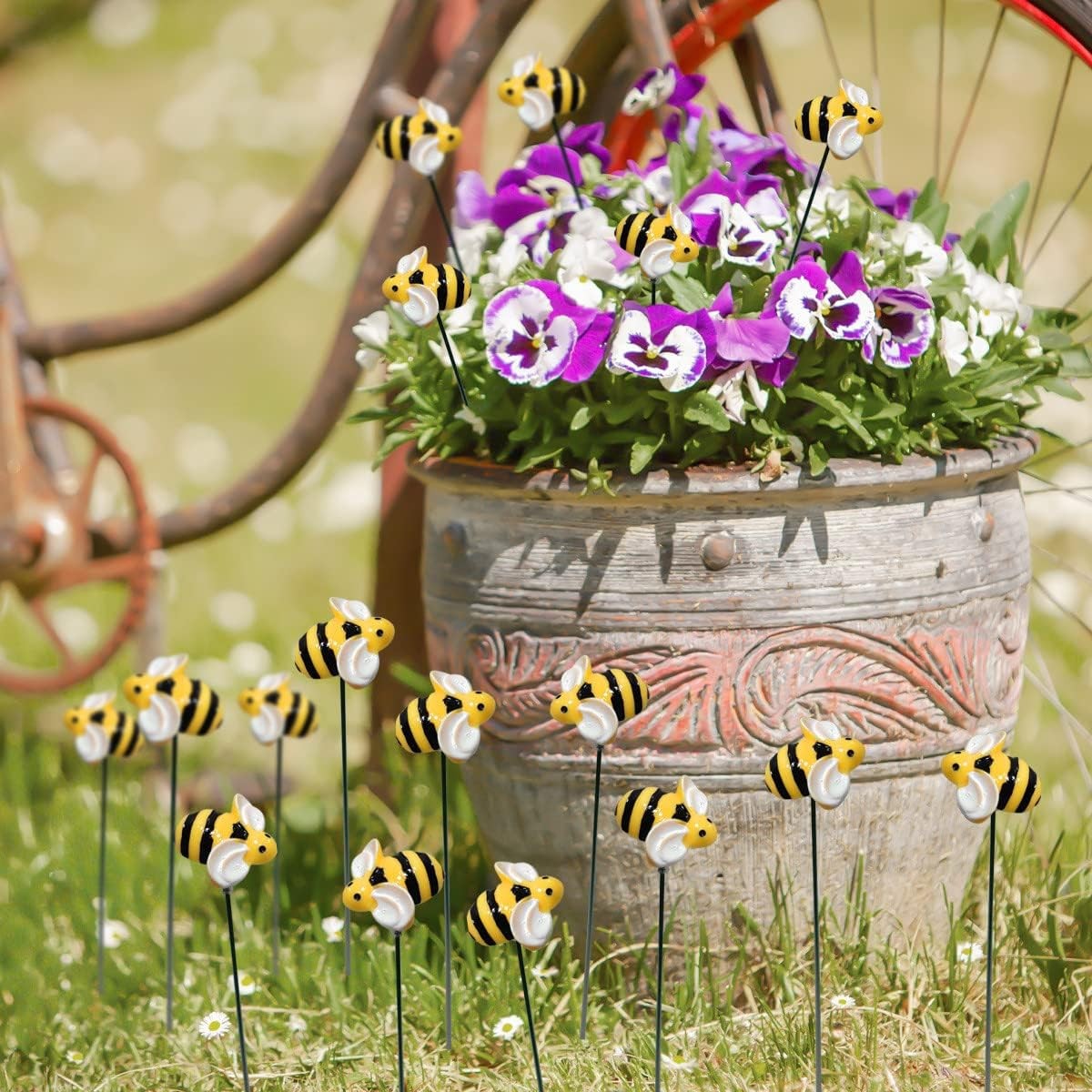 10pcs Bee Garden Stakes Metal Yard Art Floral Picks Outdoor Lawn Patio Decor