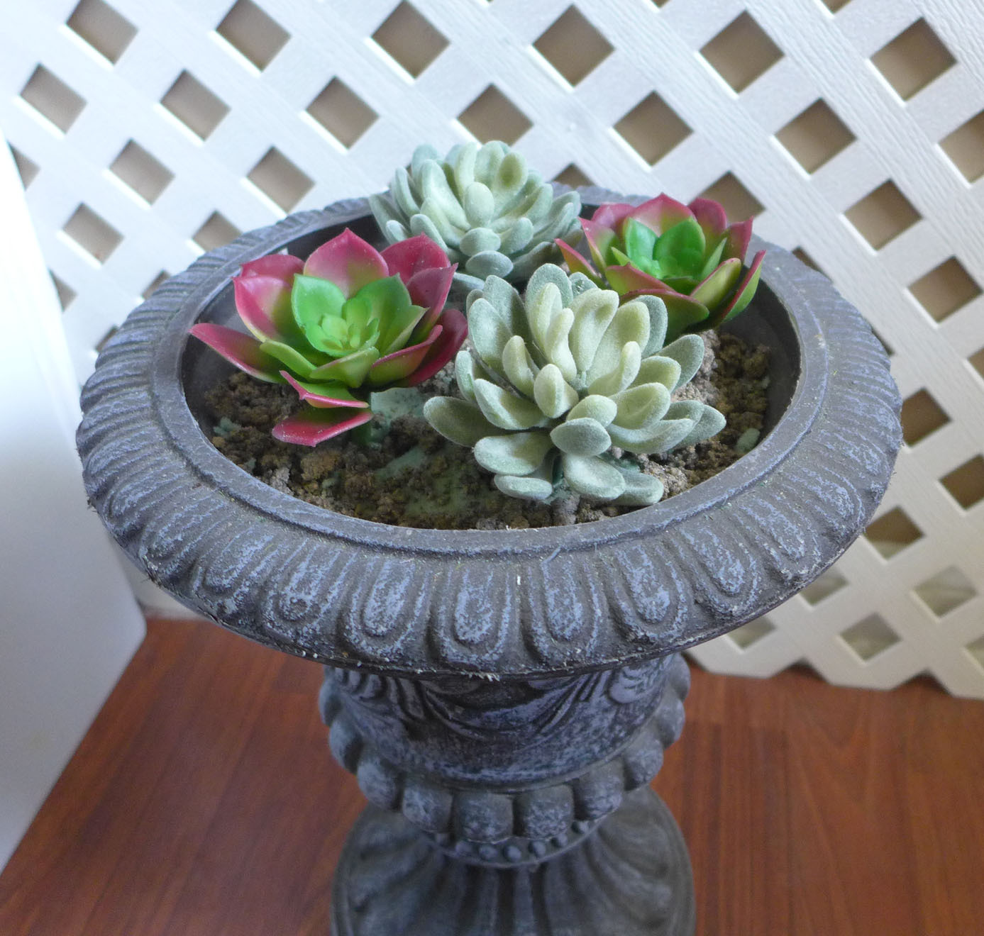 Set of 4 Artificial Succulents Plants Snow Ball With Red Lotus