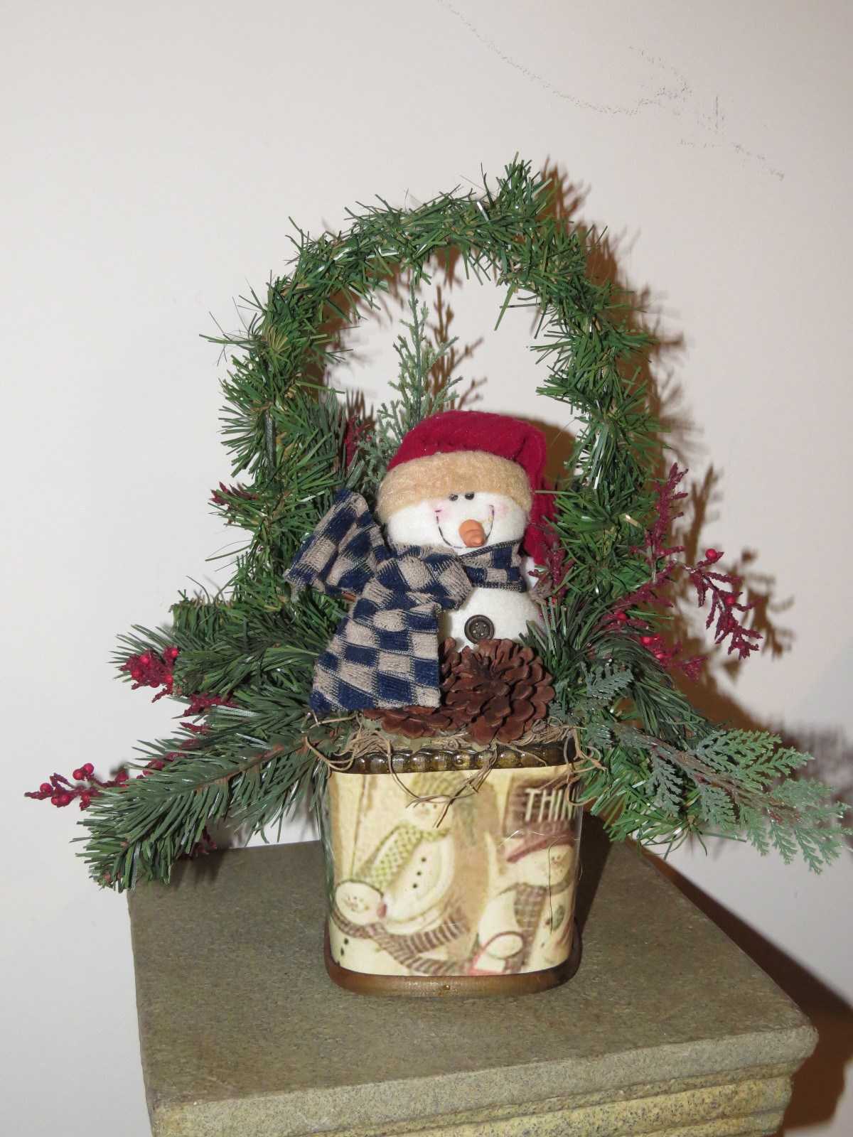 ANTIQUE Snow Winter PRIMITIVE SNOWMAN Pip Berry Pine Cone Table Top Florist Made