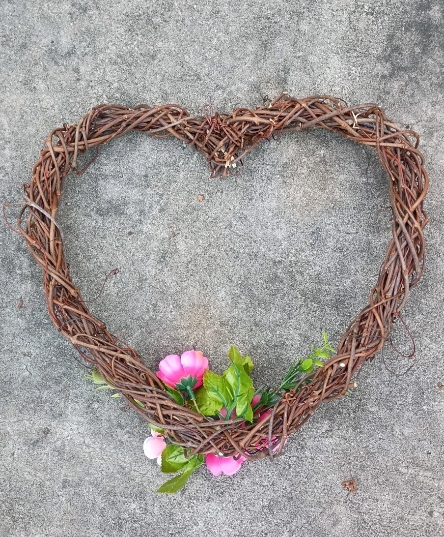 PrettyHeart Shaped Grapevine Wreath Decorated With Artificial Pink Peony Flowers