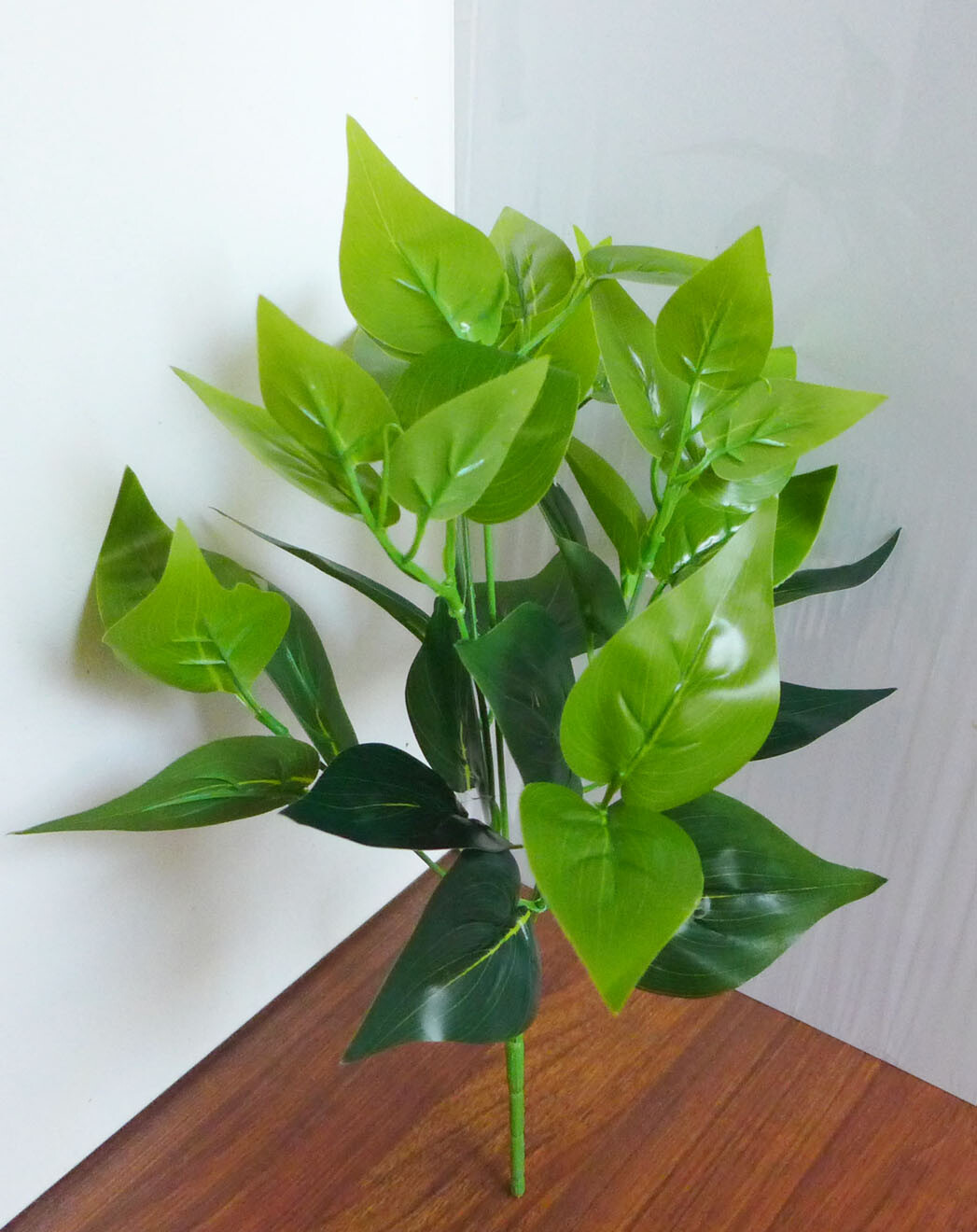 Set of 4 Artificial Small Green Leaf Grass Lifelike Plants