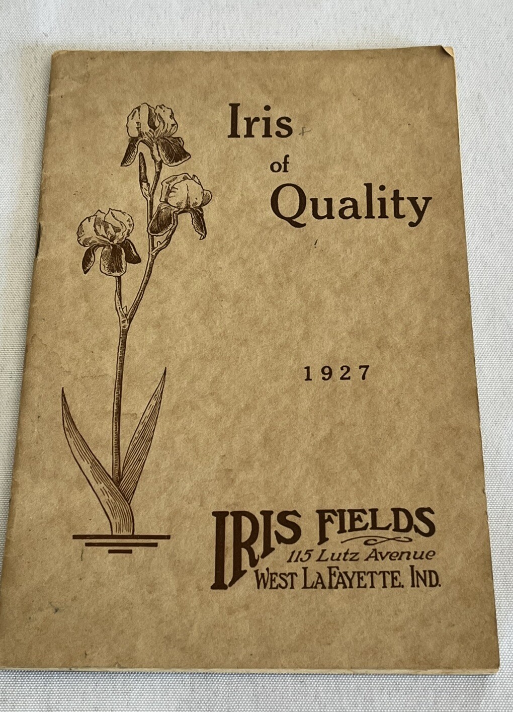 Americana Red/White/Blue Round Galvanized Wall Pocket Flower, 1927 Iris Brochure
