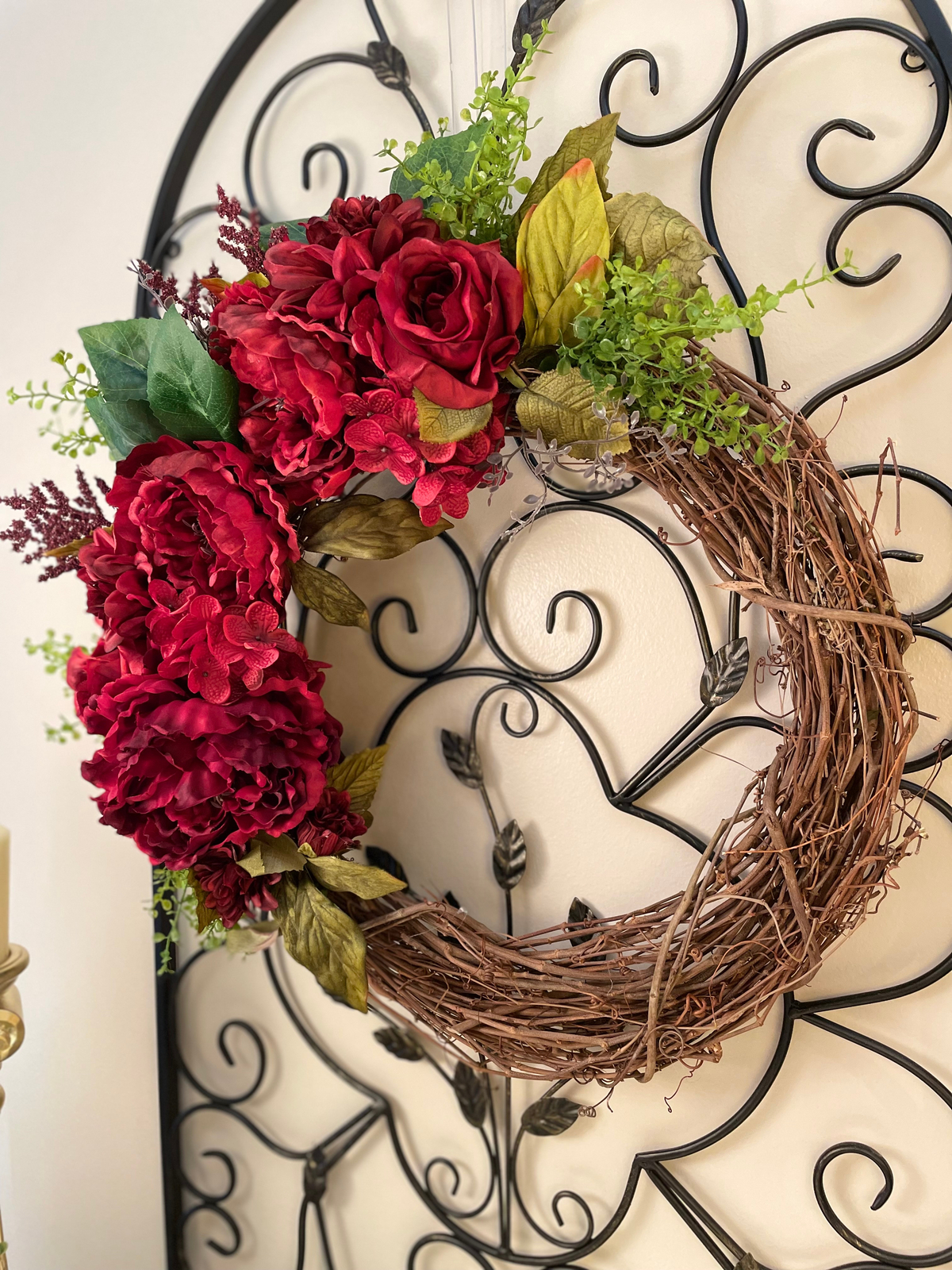 WREATH OBSESSION IN CRIMSON BEAUTY