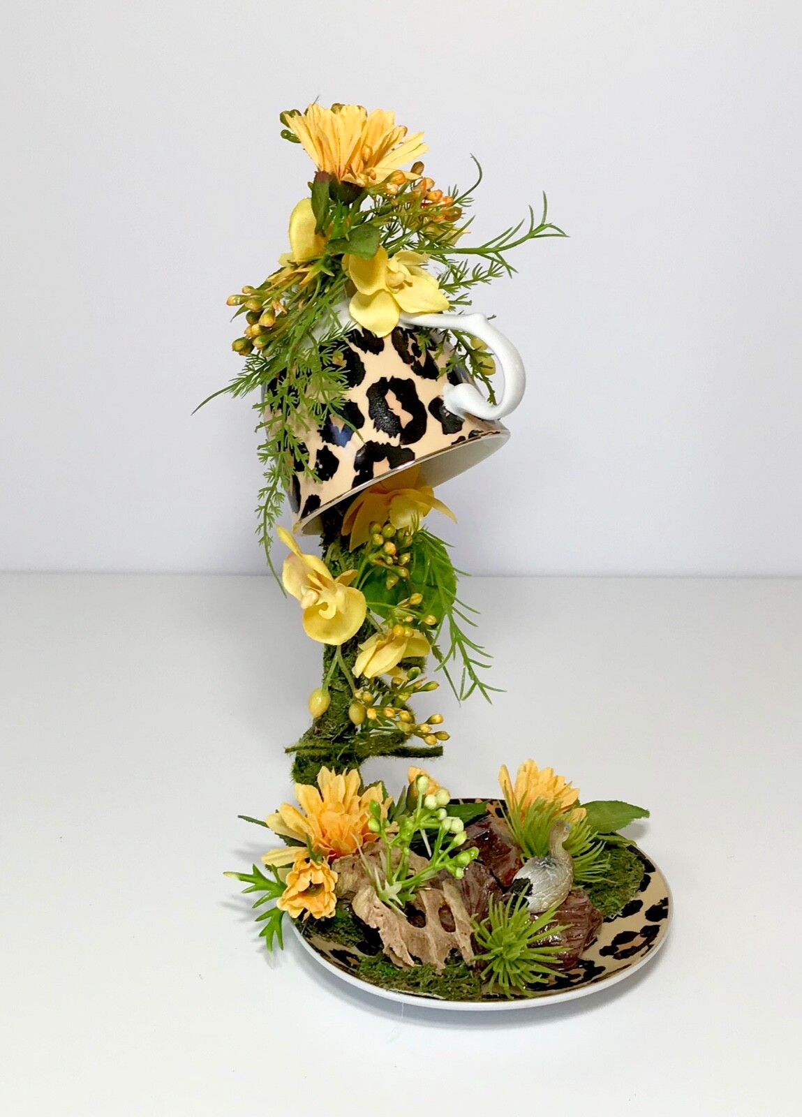 FLOATING LEOPARD TEA CUP SAUCER CERAMIC NOVELTY FLOWERS ARRANGEMENT CENTERPIECE