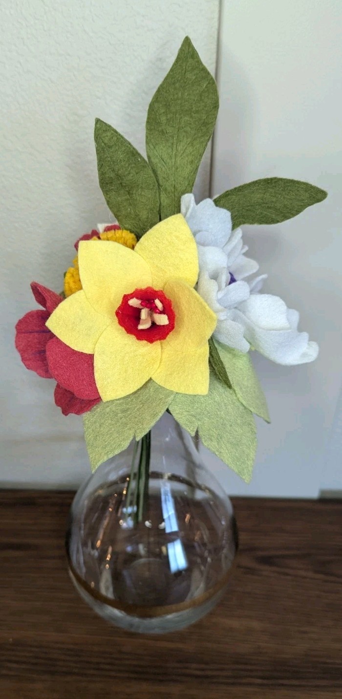 Beautiful Hand Cut Wool Blend Felt Flower Bouquet Gift Wrapped/Great Gift Idea!