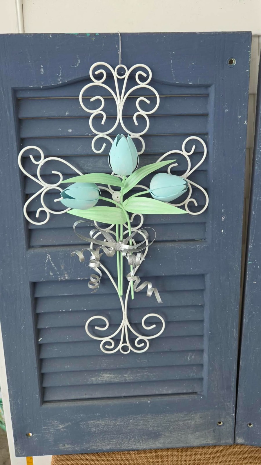 VTG Metal Art Curled Wire Cross w/Blue Tulips & Silver Bows Wall or Door Decor