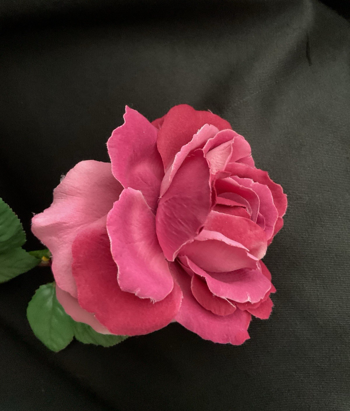 Artificial Rose Flowers Blossom Dark Pink Real Touch Silk Faux Rose Thorns – 10