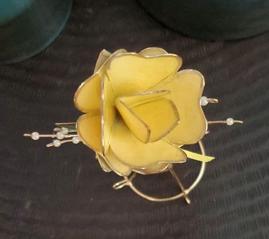 Vintage 9.5″ Stained Glass? Capiz Shell? Yellow Flower & Stand One Day At A Time