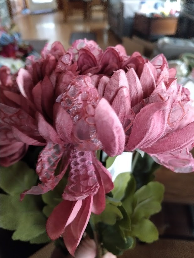 Real touch lacy mum flower stem MAUVE