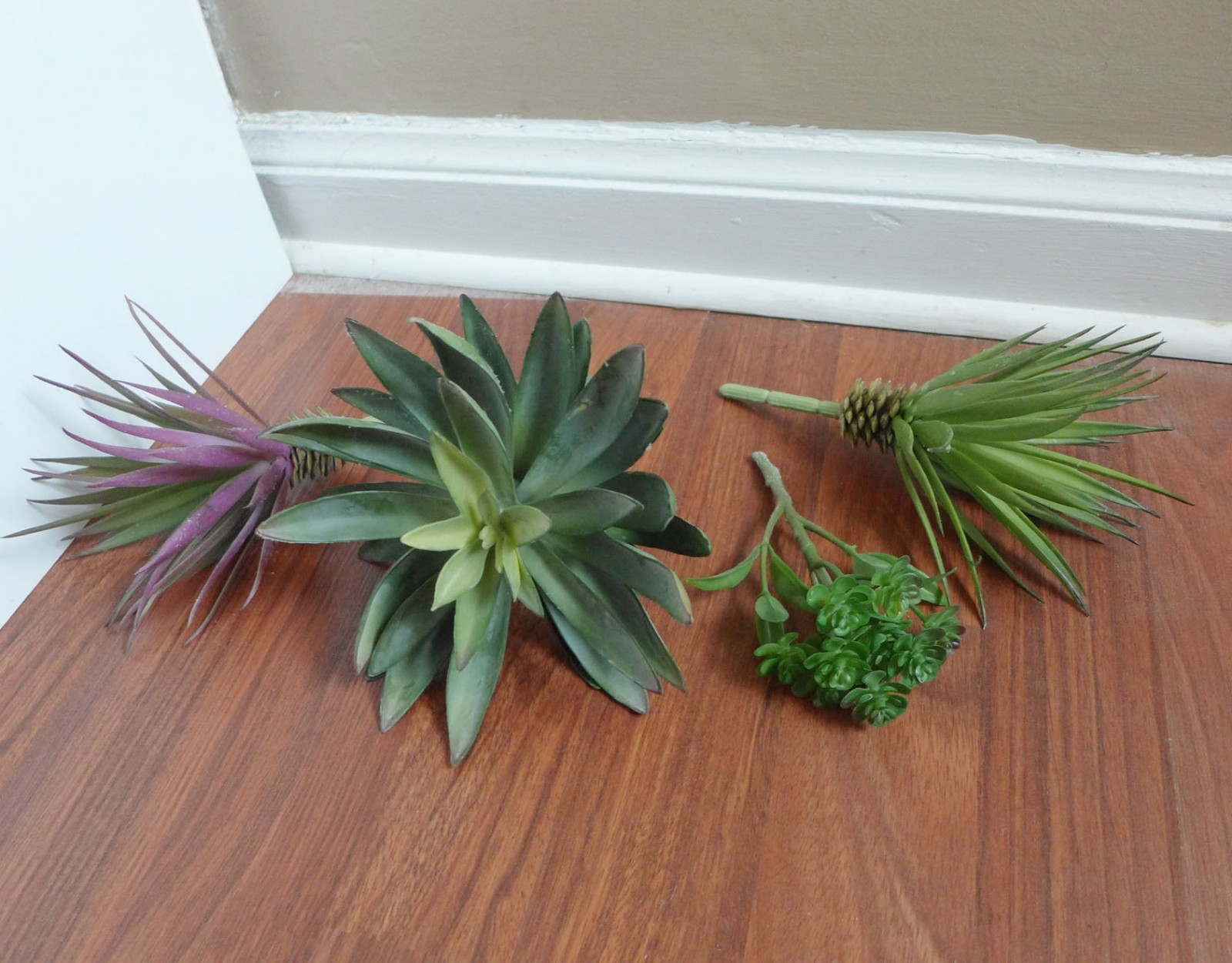 4 Pcs Mix Artificial Succulents Plants Agave Big Snow Lotus Grass
