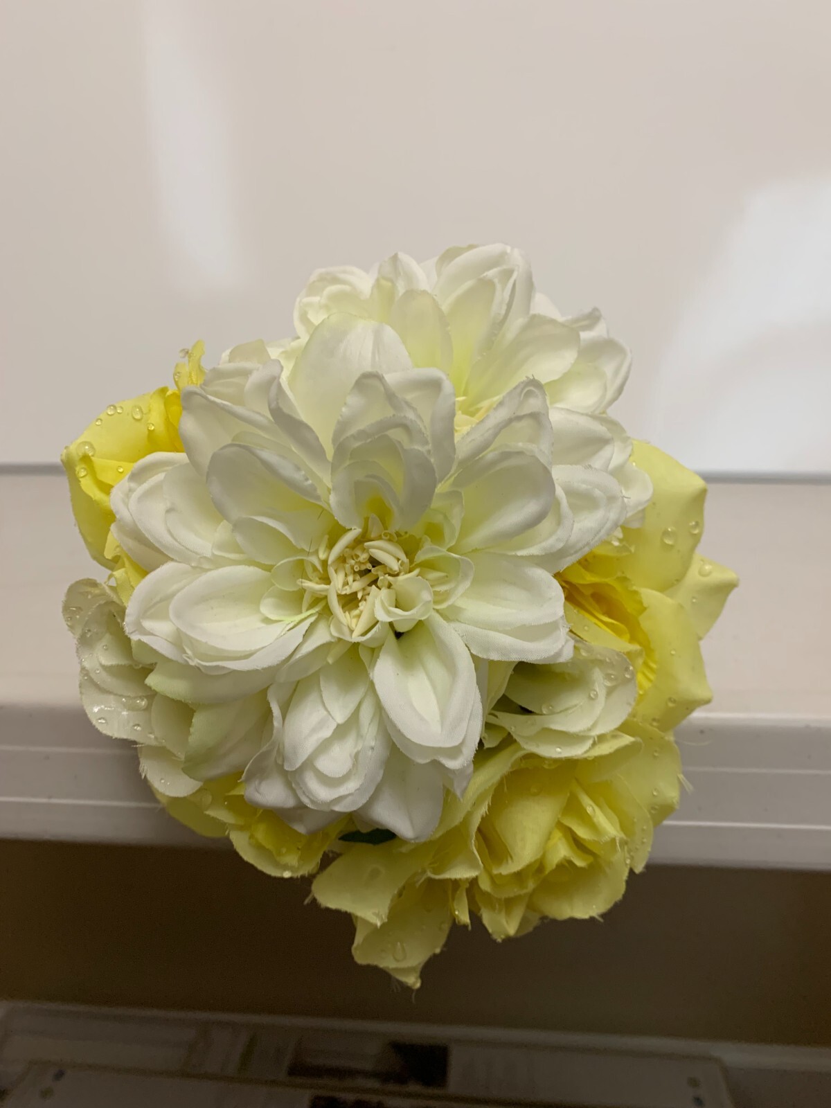 FLORAL WHITE &YELLOW ROSE FLOWER BOUQUET W/ WHITE PEARL HANDLE EVENTS & WEDDING