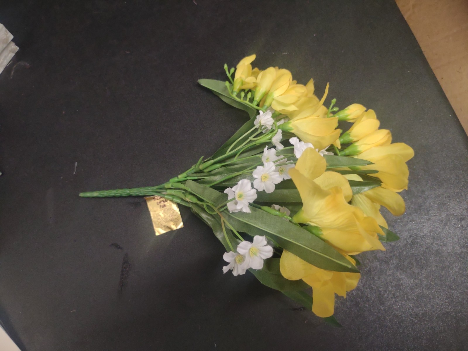 Vintage 10″ Silk Yellow Golden Freesia Bush, 5 Stems, Baby’s Breath & Foliage