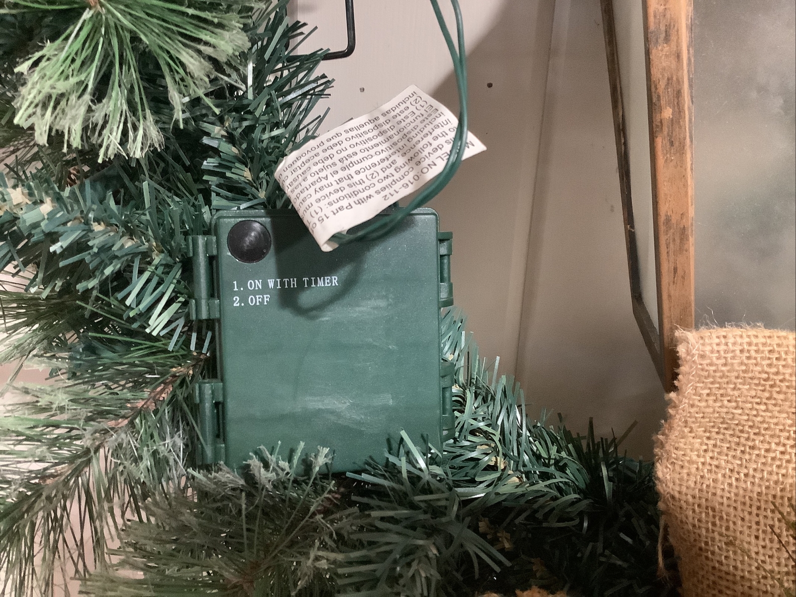 VTG 26″ ” Artificial Pine Wreath w Battery Lighted Lantern Burlap Christmas
