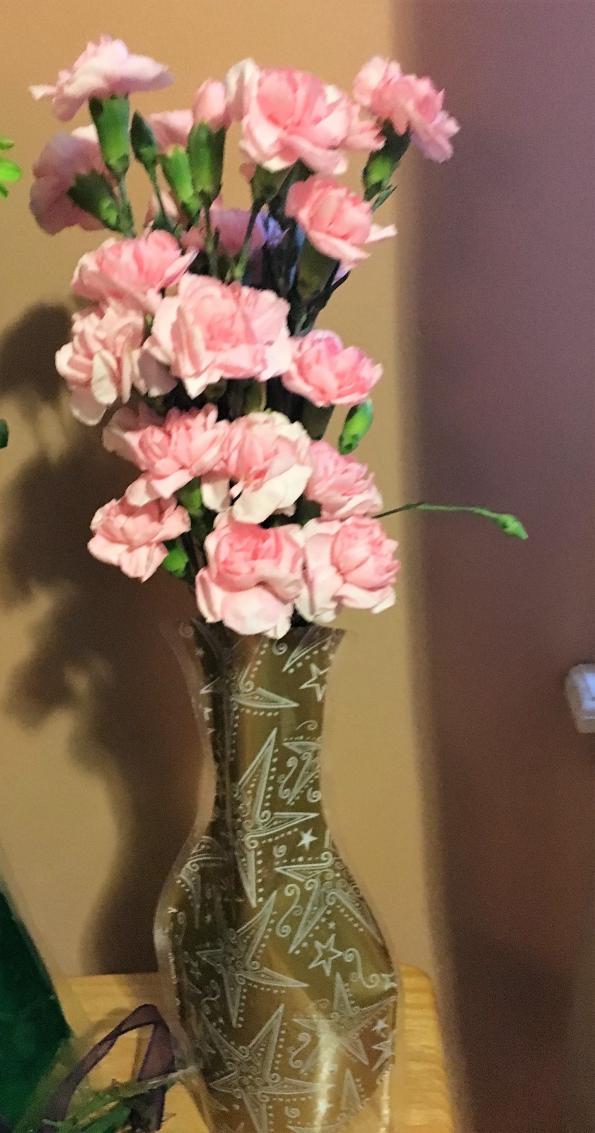 Unique, Stylish, Collapsible Flower Vase. Decorative Designs. Plastic