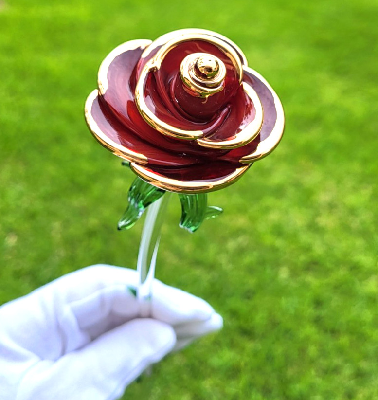 Art Glass Long 11.5″ Single Red Rose w Gold Trim Petals Clear Stem Green Thorns