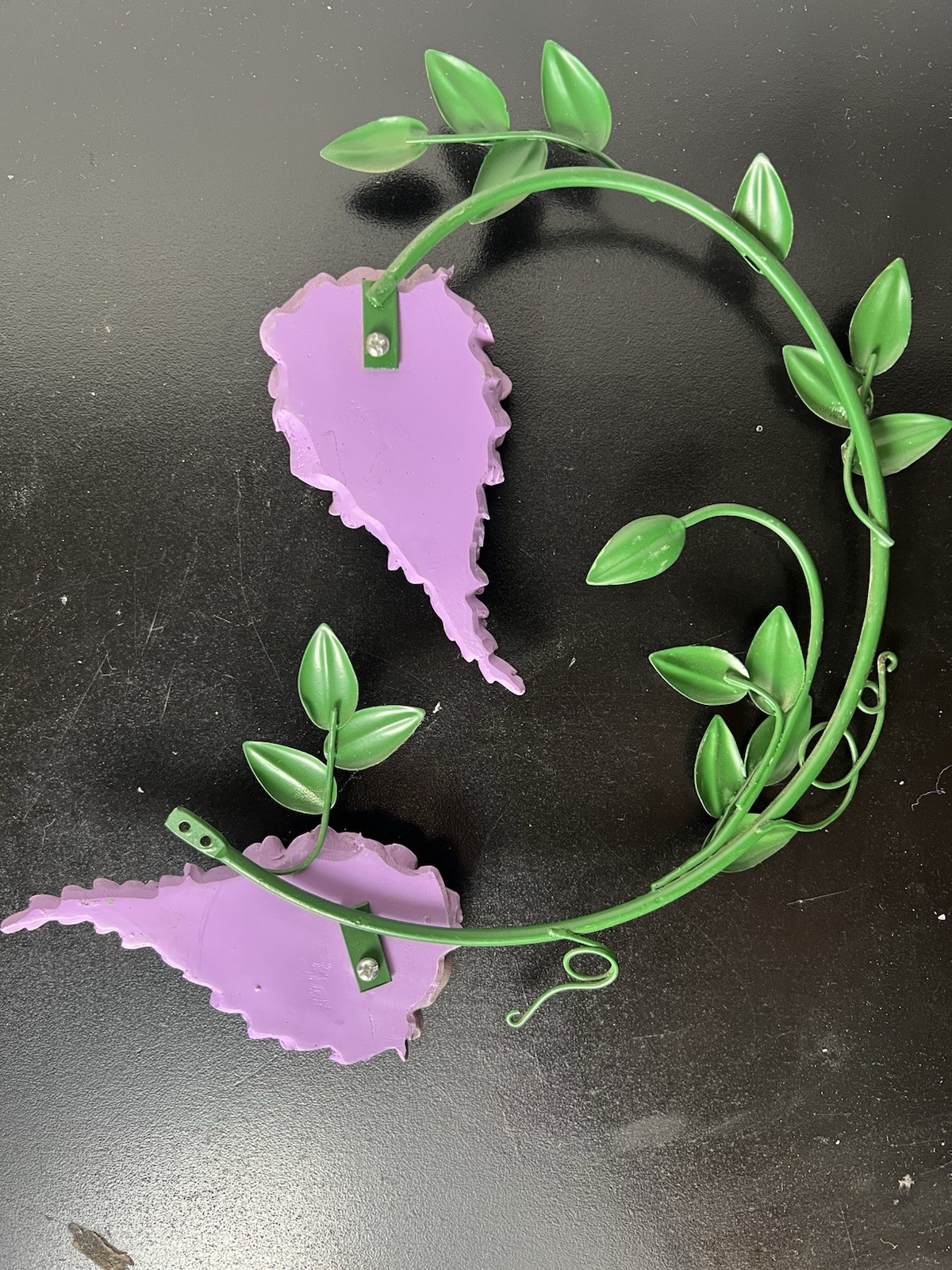 Vintage HOMCO Wisteria Metal Wall Art Purple Flowers Floral Vine Accent HomeCo