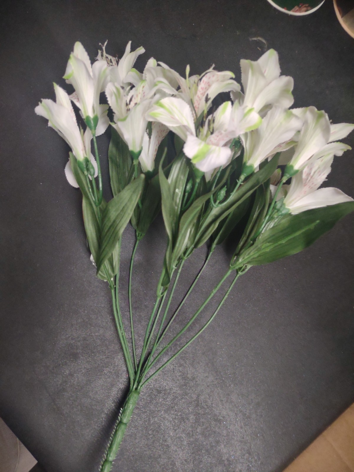 16″ Silk Alstroemeria Bush, 9 Stems, 18 Blooms, Satin Finish Flowers, White
