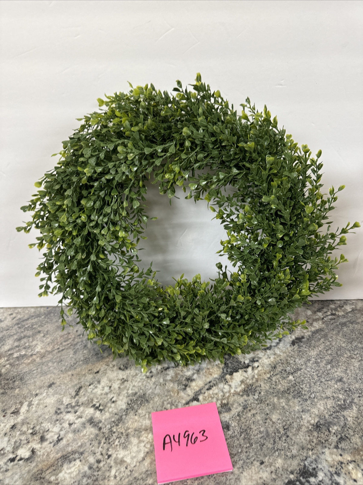 English Gardens Indoor/Outdoor 18” Boxwood Wreath New