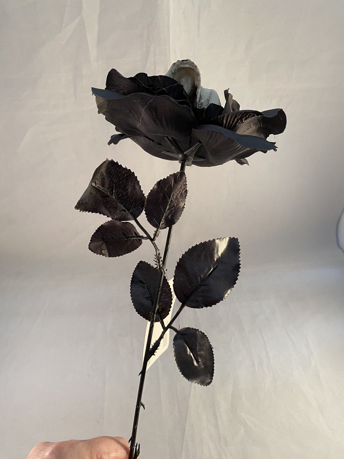16″ Artificial Black Rose w/ Skull Fake Faux Roses Halloween Party Decoration