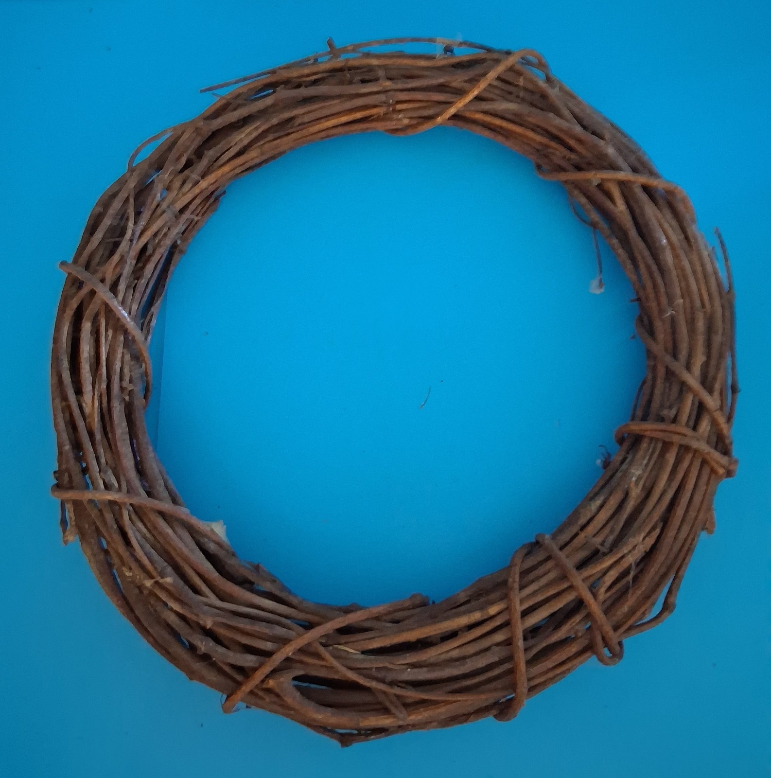 13″ to 14″ Grapevine Wreath for Crafting Projects